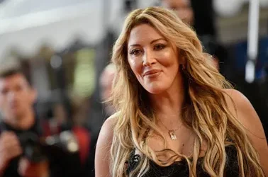loana Loana chirurgie esthétique Tunisie