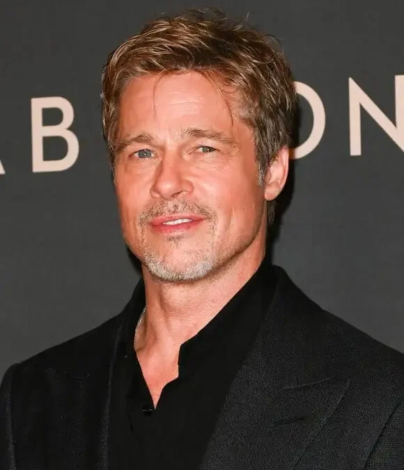 Brad pitt chirurgie esthétique