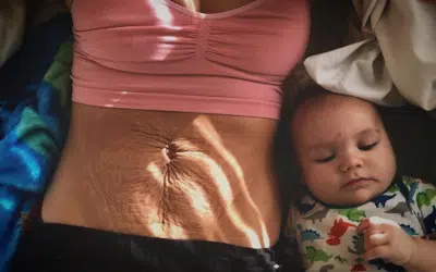 Ventre après la grossesse
